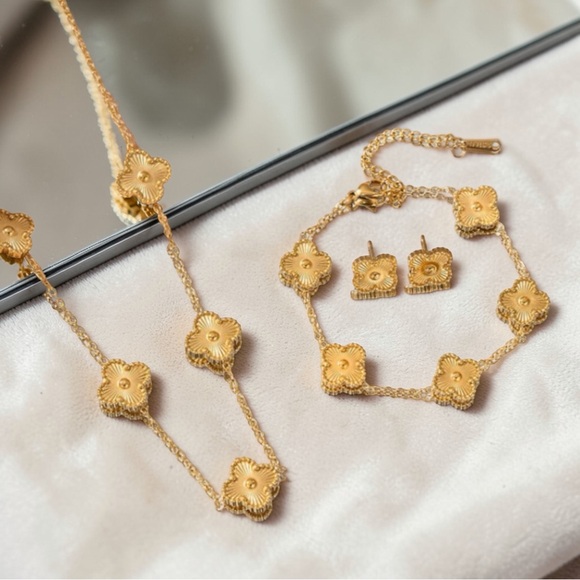 Set of 3 18k Gold Plated Gold Four-Leaf Clover Necklace Earring Bracelet